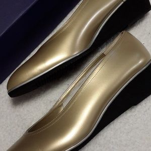 Salvatore Ferragamo gold, w/silver sz 10.5 B